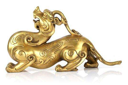 海中金命人佩戴什幺吉祥物能保平安
